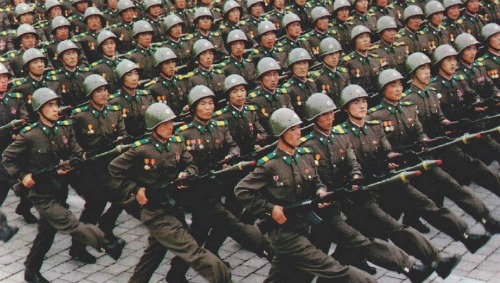north korean army, soldiers marching
